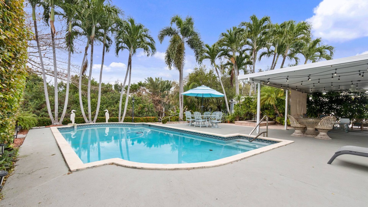 Lake Clarke Shores House | Palm Beach Paradise