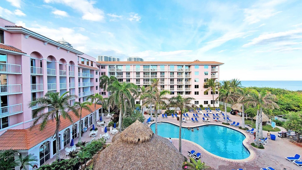 Palm Beach Shores Condo | Palm Beach Shores Resort-Beachfront Location-1-Bedroom Condo