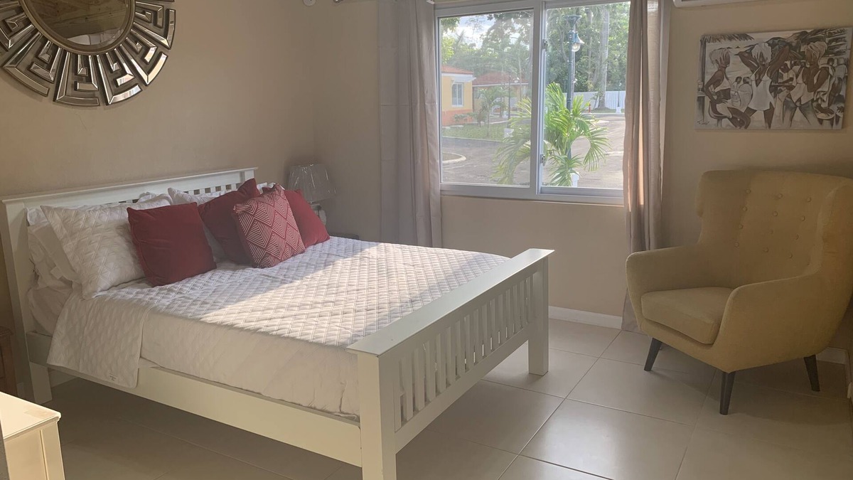 Montego Bay Cottage | Palm Breeze Cottage -GATED COMMUNITY, Pool, Beach Access, HipStrip, NEAR AIRPORT