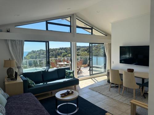 Palm Beach Apartment | Palm Breeze Getaway-Waiheke Island Resort Premium 95m Villa