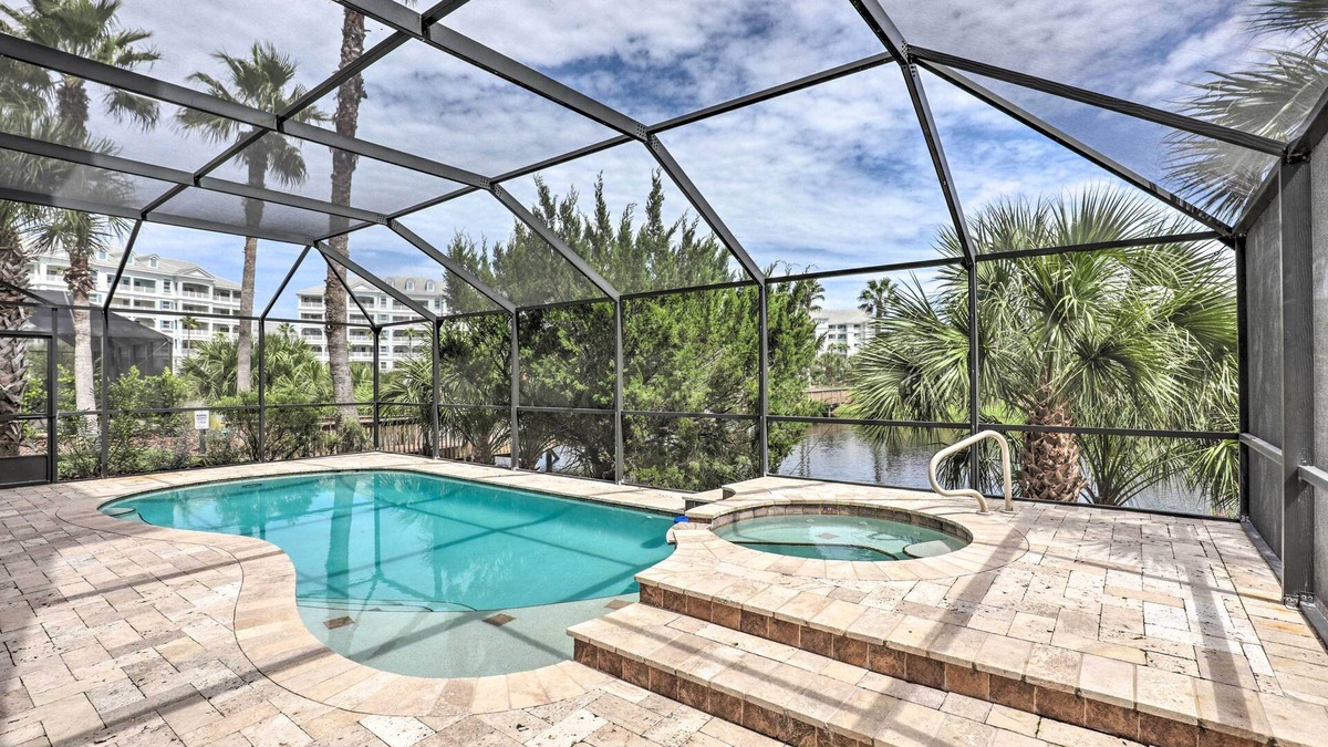 Palm Coast House | Palm Coast Oasis w/Pool: Steps to Cinnamon Beach!