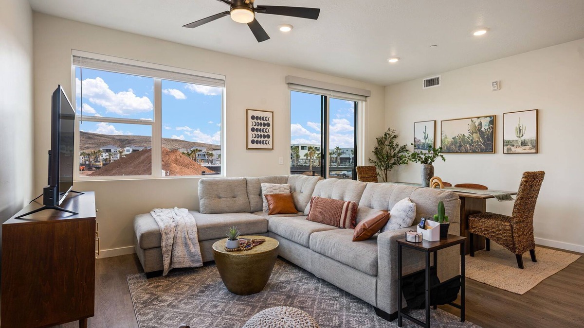 St. George Condo | Palm Cove: Desert Color Lagoon + Beaches