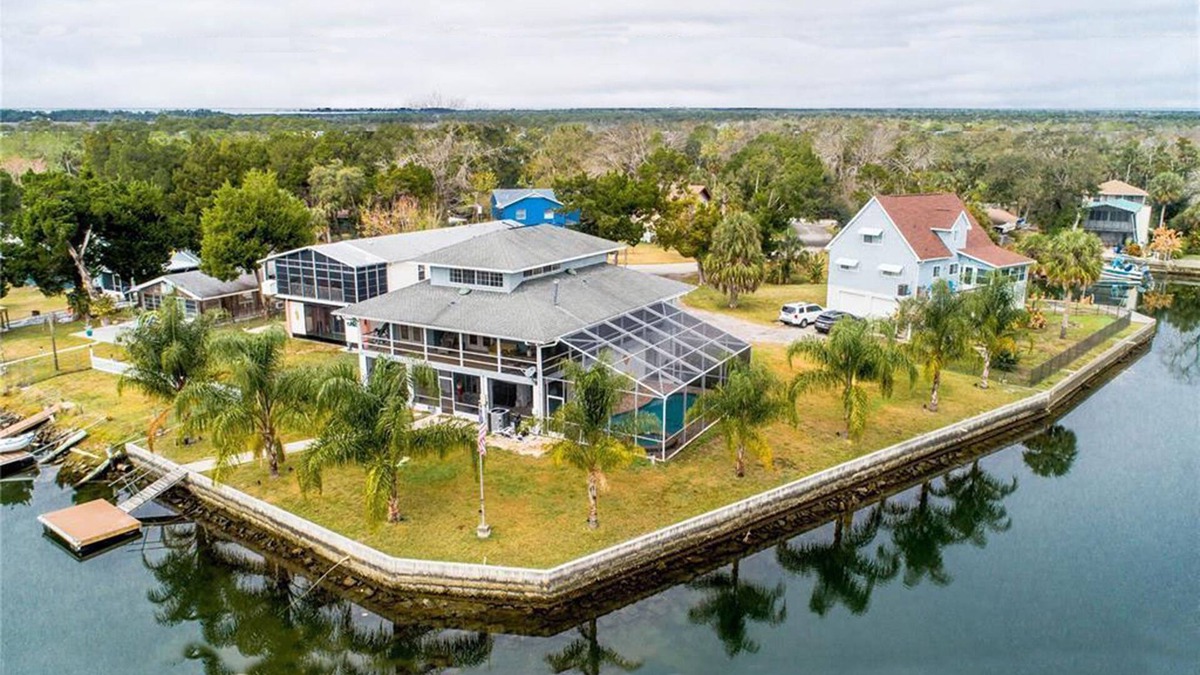 Weeki Wachee Gardens House | PALM CREEK GETAWAY spring meets gulf+pool & spa