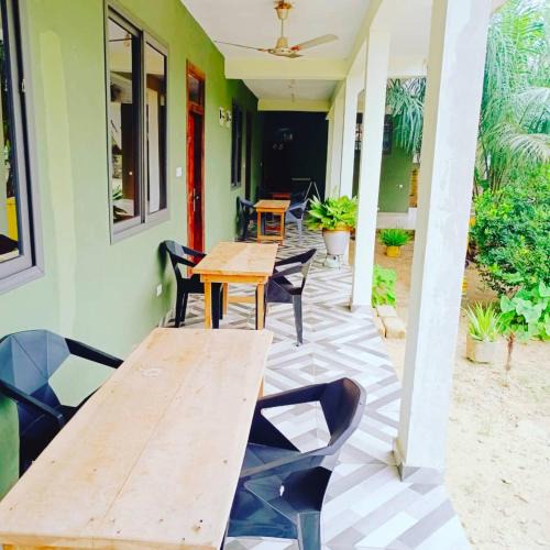 Busua House | Palm Grove lodge