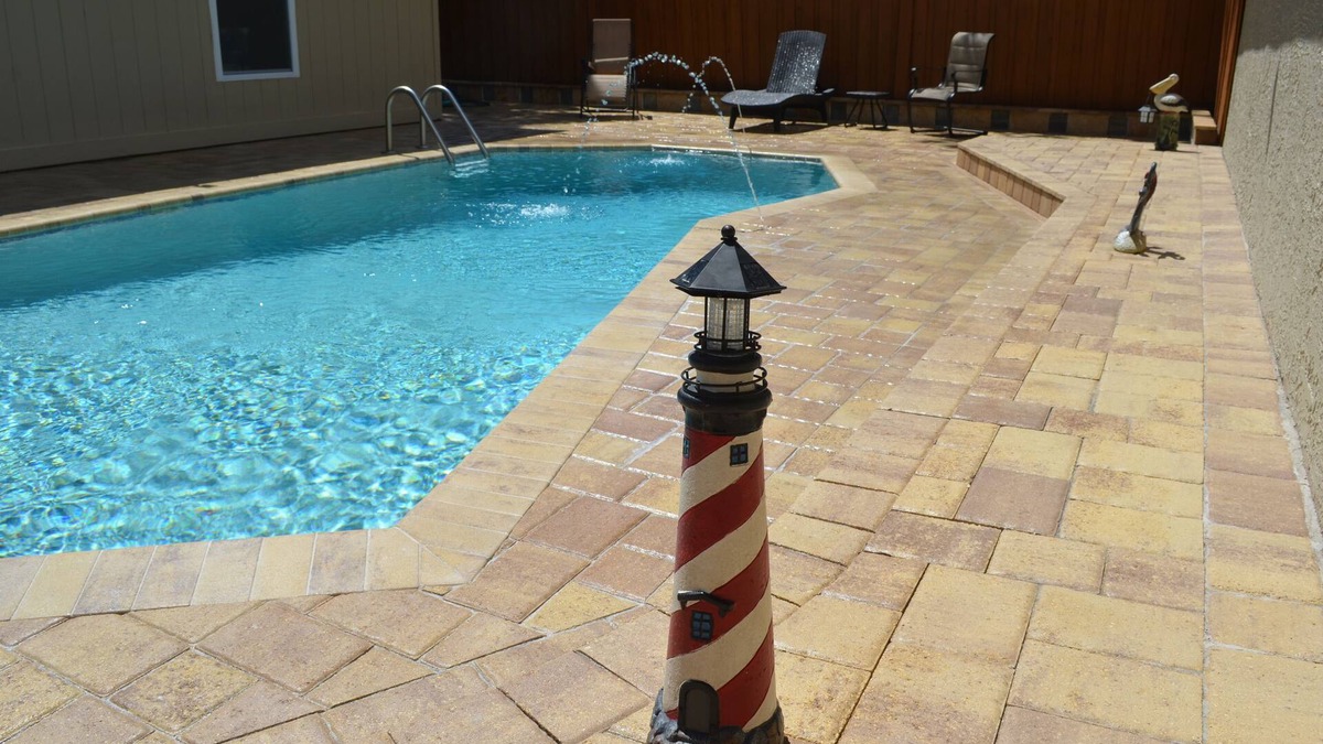 Palm Harbor House | Palm Harbor style family resort