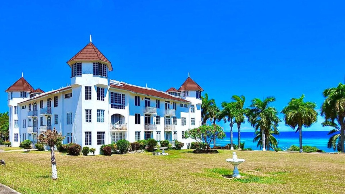 St.Bran's Burg Apartment | Palm JA SCA31 - Relaxing 1 BR w/ Pool & Ocean View