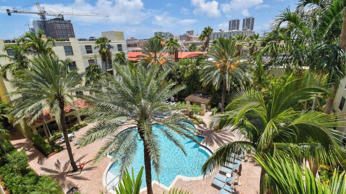 Downtown West Palm Beach Apartment | Palm Penthouse - Bright Designer Penthouse in the Heart of CityPlace