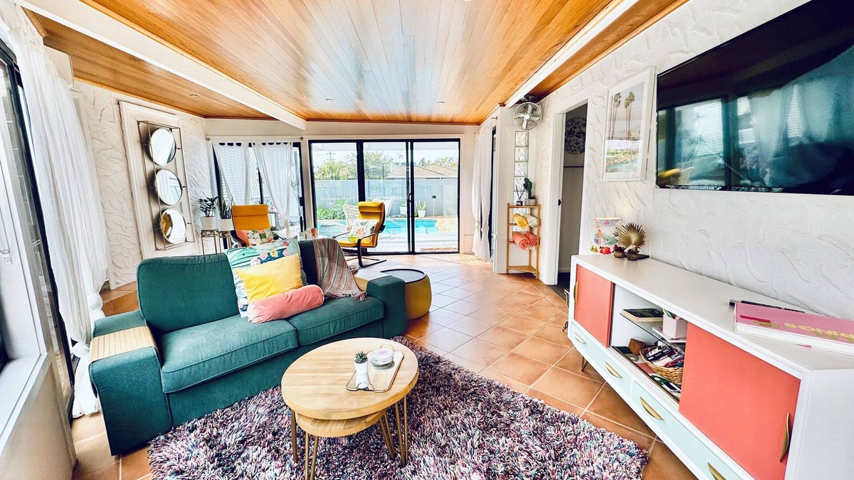 Coffs Harbour Villa | PALM SPRINGS – 2 BED + PRIVATE POOL – COFFS HABOUR