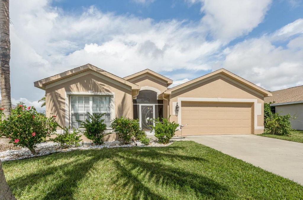 Beachwalk Isles House | Palm Tree Paradise