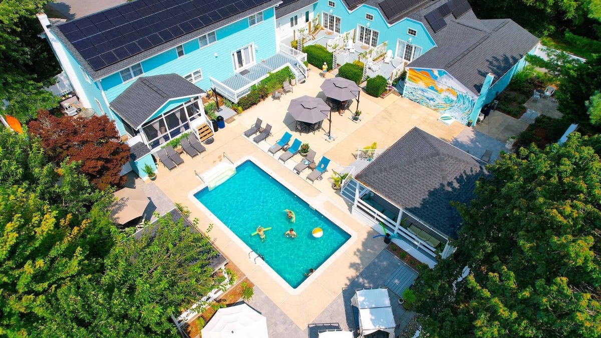 Rehoboth Beach Hotel | Palm Tree Room - Pool, Hot Tub, Sauna