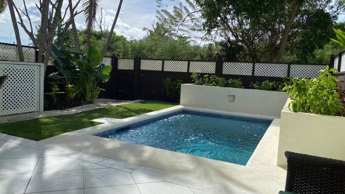Porters House | 'Palm View', West Coast 3 bd/3.5br villa with Private Pool *QUARANTINE APPROVED*
