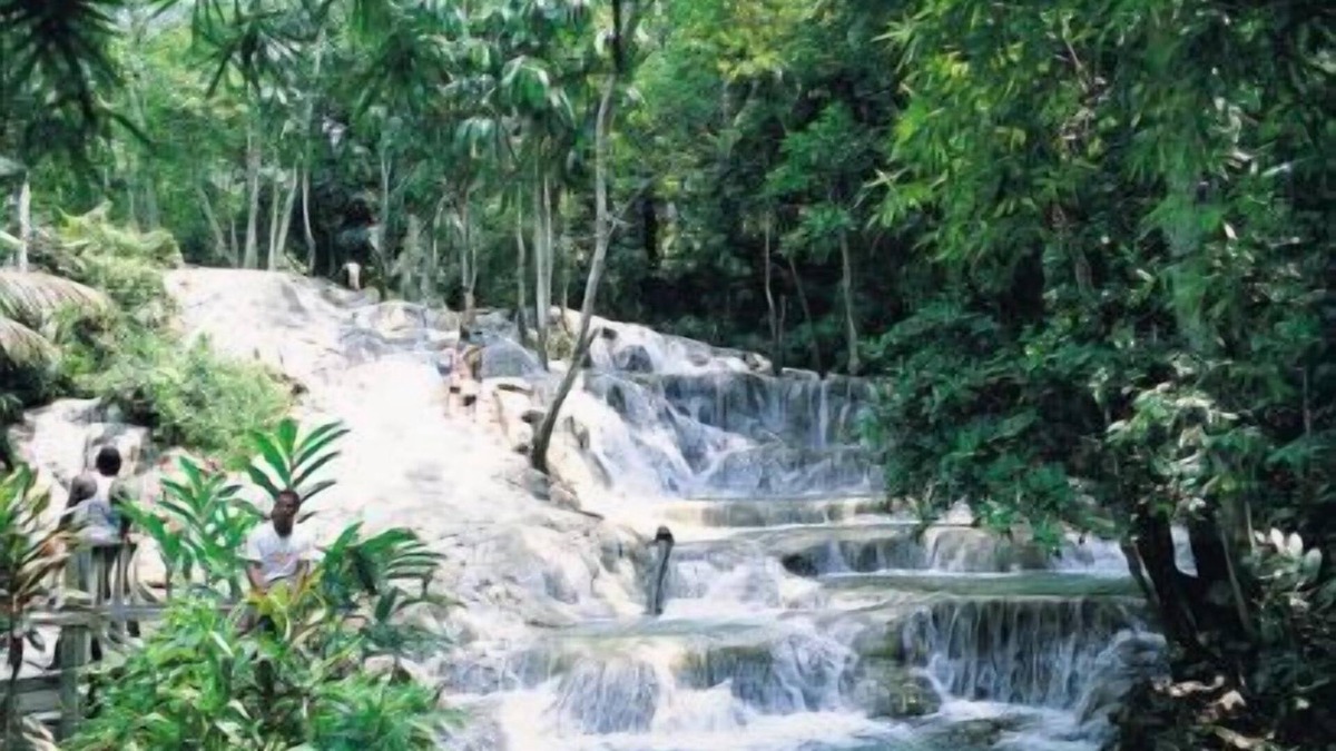 Silver Sands Cottage | Palm Villa - Duncans Bay, Trelawny - The perfect getway.
