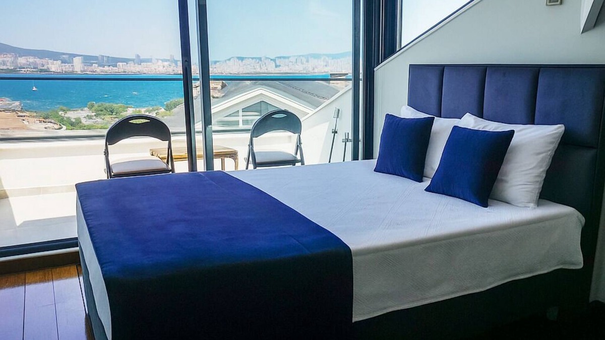 Adalar Bed & Breakfast | Palm Villa