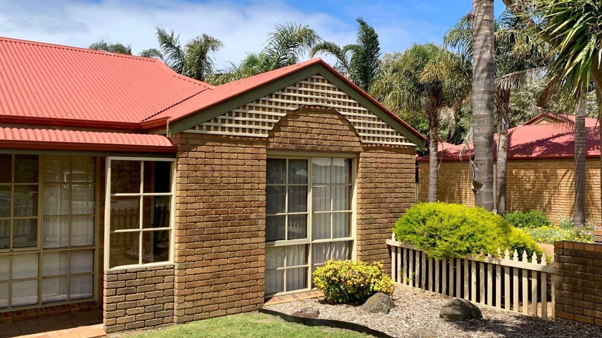 Inverloch House | Palm Waters 1 Inverloch