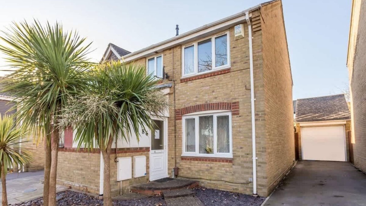 Hamworthy House | Palma - Hamworthy Beach and Park Short Walk Away