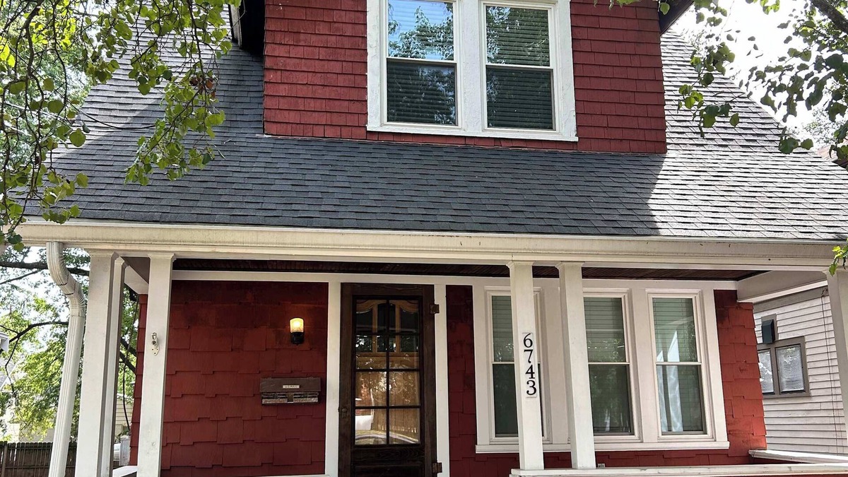 Roselawn Finance House | Palmetto 2 Bed Family House in Cincy near Oakley