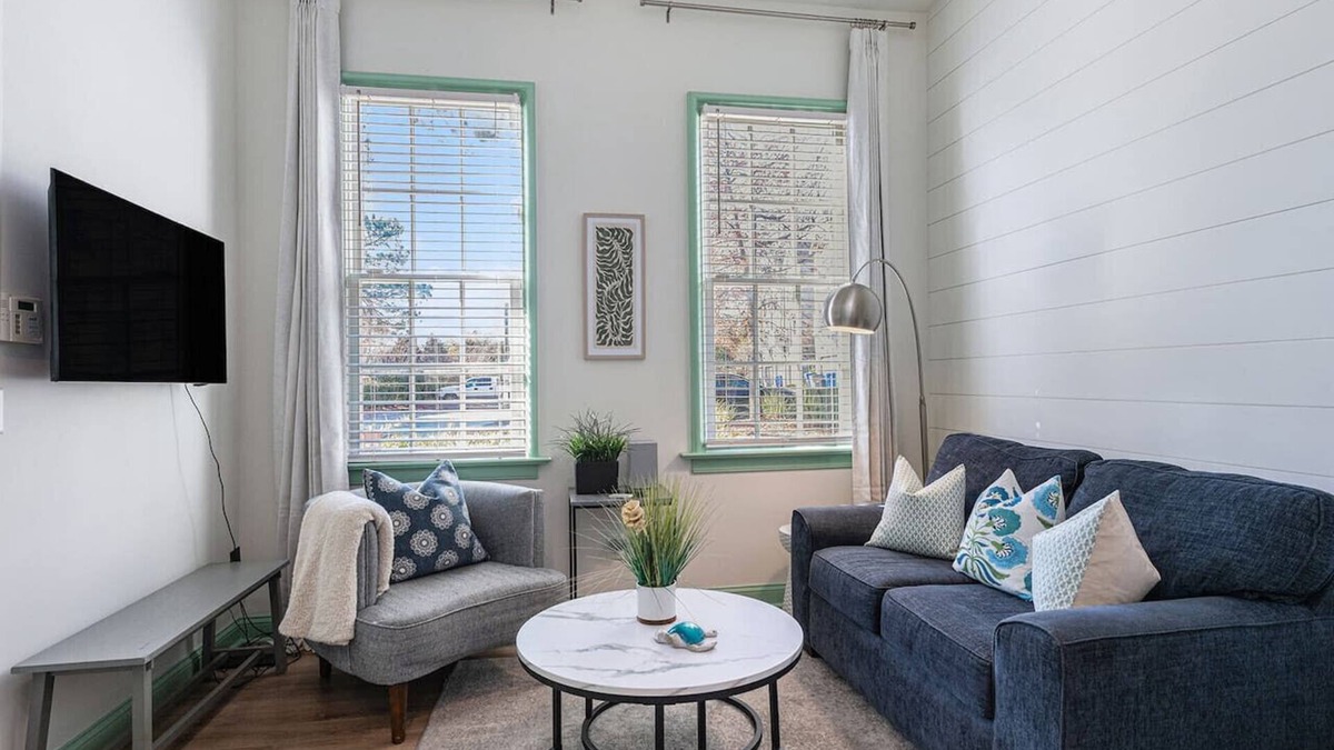 North Charleston House | Palmetto Hideaway~Cozy 1br/1ba Townhome