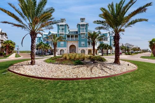 Port Aransas Apartment | Palmilla Beach Resort Sea Gate Condominiums #206