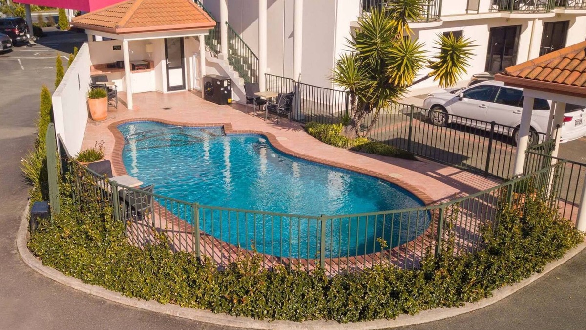 Nelson Hotel | Palms Motel