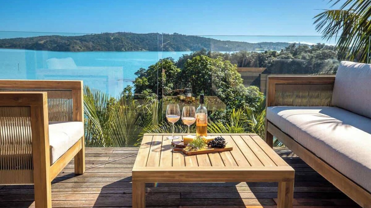 Surfdale House | Palms on Kennedy Point | Stay Waiheke