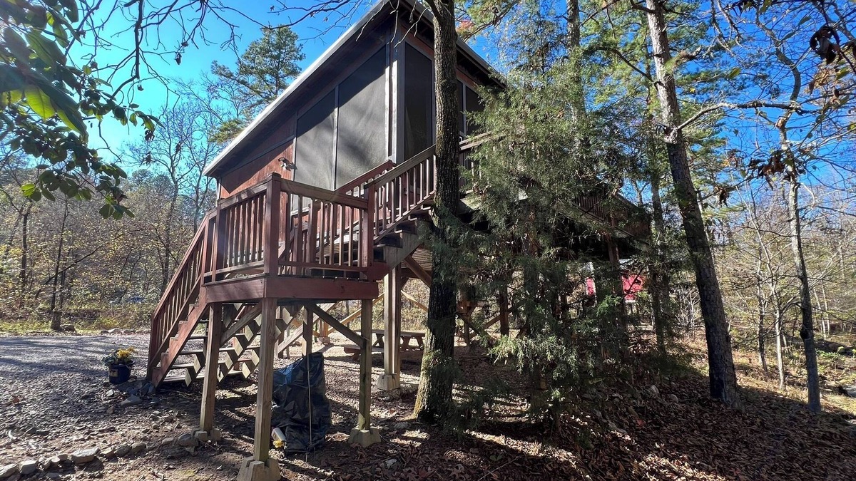 Jones Mills Cabin | Pam's Treehouse Cabin #2