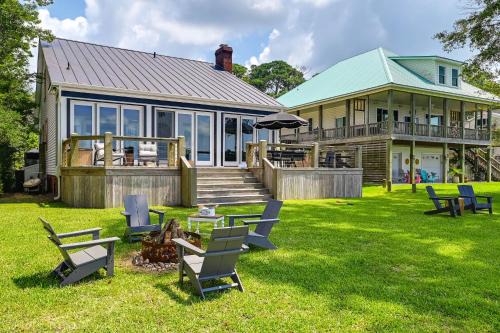 Bath House | Pamlico River Vacation Rental with Deck and Fire Pit
