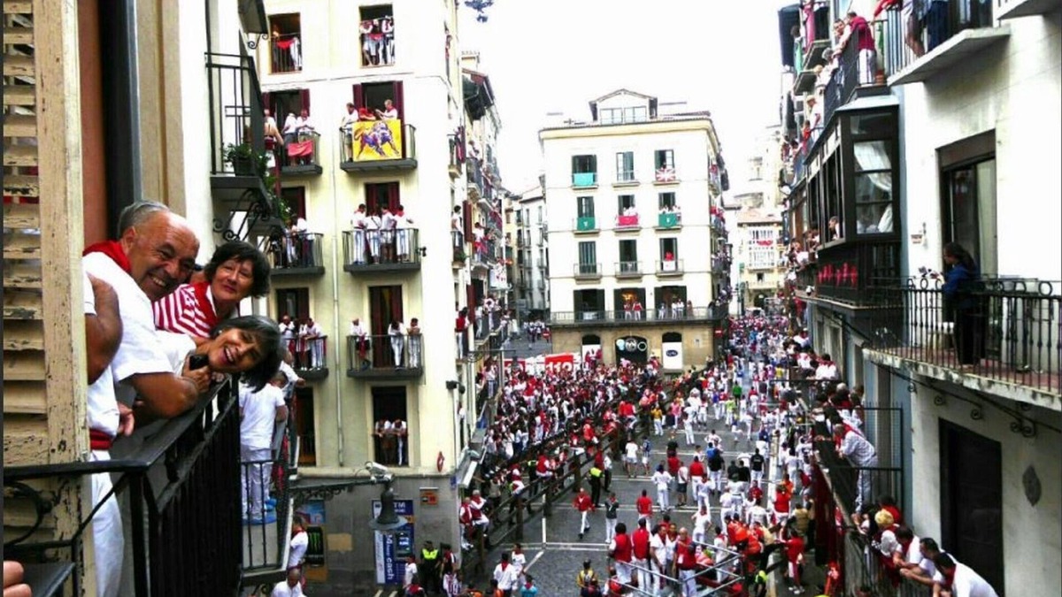 Old Town Apartment | Pamplona center. Estafeta, Running of the bulls