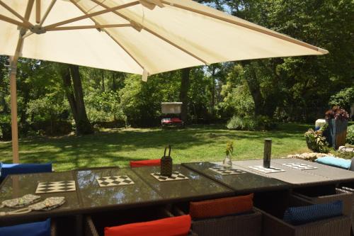 Montesquieu-Avantes Hostel | Pan Demeure et Granges