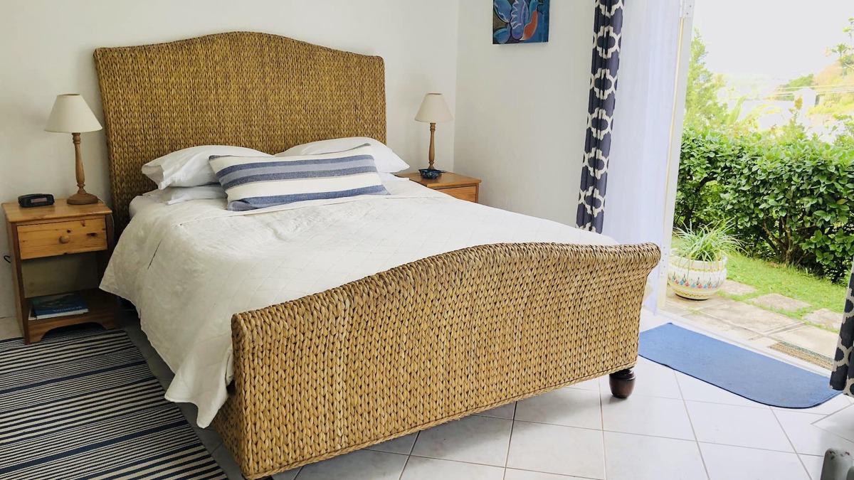 Southampton Apartment | 'Panatola' Studio with Breathtaking Views - Close to beach