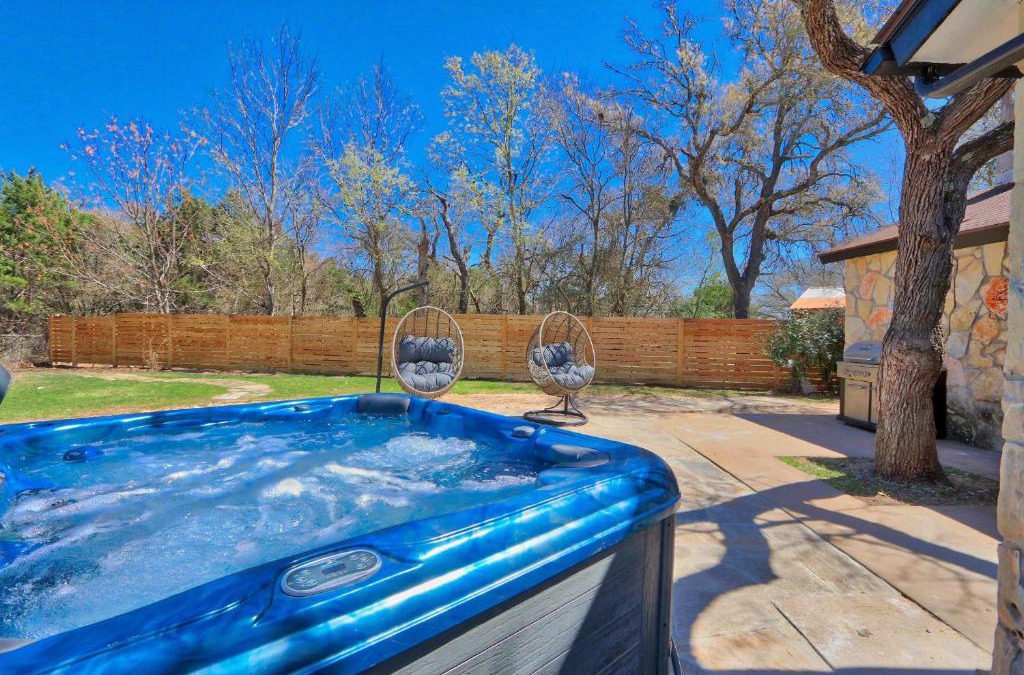 Wimberley House | Pancho and Lefty's - Place