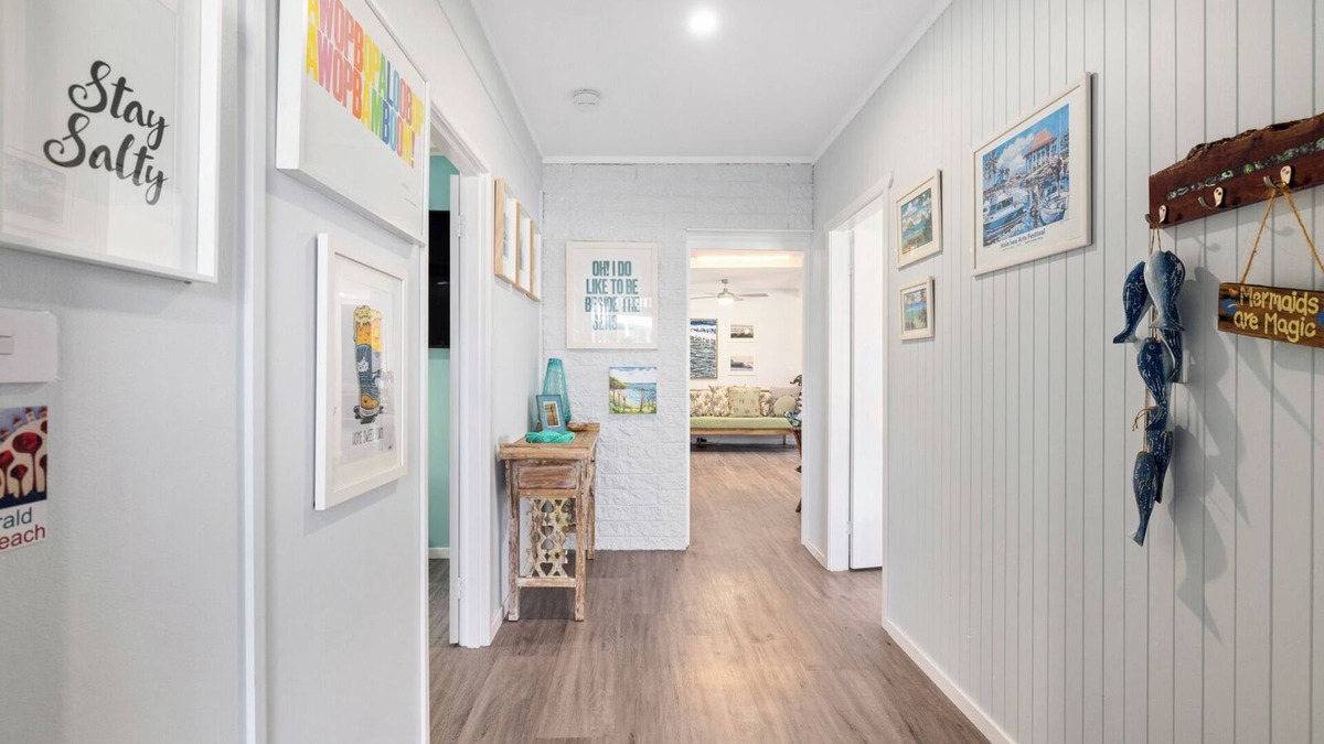 Emerald Beach House | Pandanus At Emerald, Steps to Beach, Restaurants, Village