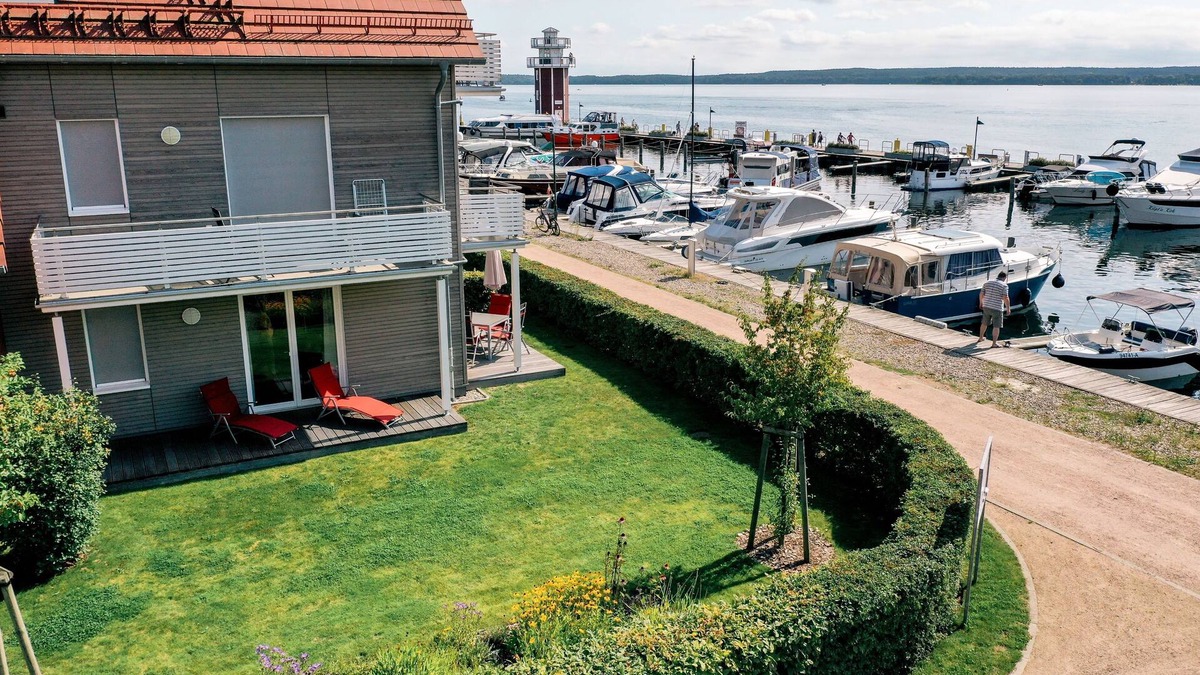 Plau am See Apartment | Panorama apartment, parking lot directly at the apartment, two terraces.house 6 No.41