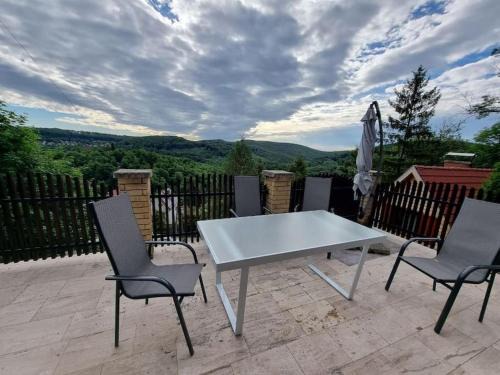 Bukkszentkereszt Apartment | Panoramahaus auf dem Gipfel des Bükk