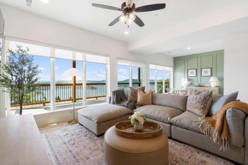 Kimberling City House | Panoramic Lake Views, Free Silver Dollar City Tickets, Stunning Decor