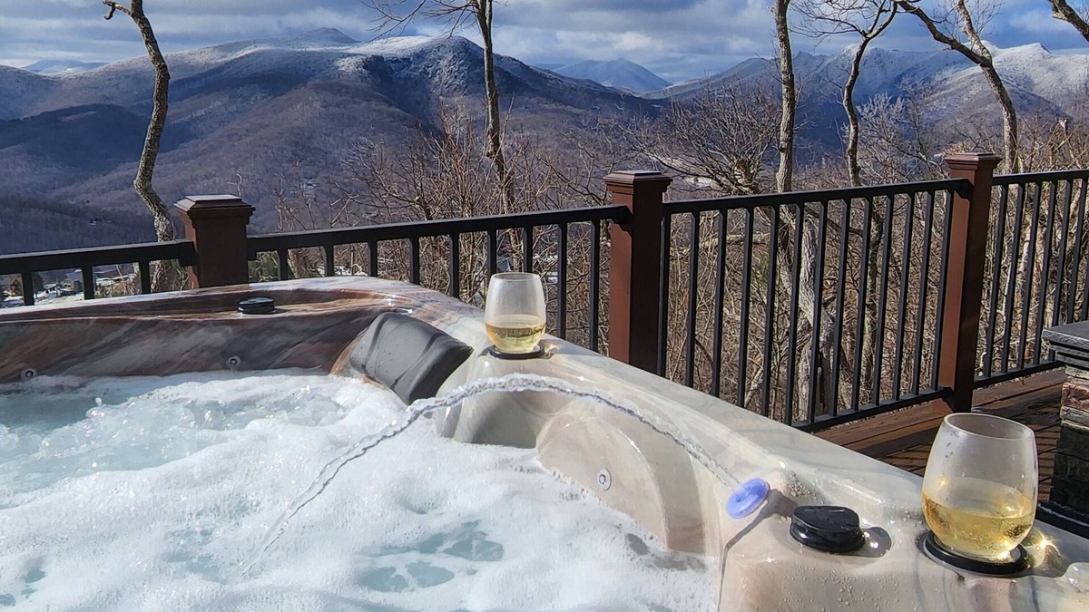Buck Mountain House | Panoramic Long Range Mountain Views on 4ac, Hot Tub, Pool Table, Arcade, Firepit