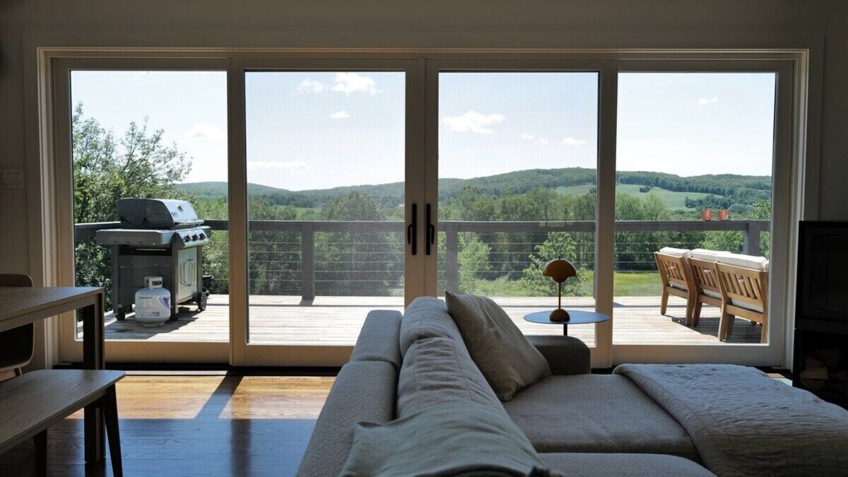 Pine Plains House | Panoramic Mountain Views on 23 Private Acres – The Gallatin Hill House