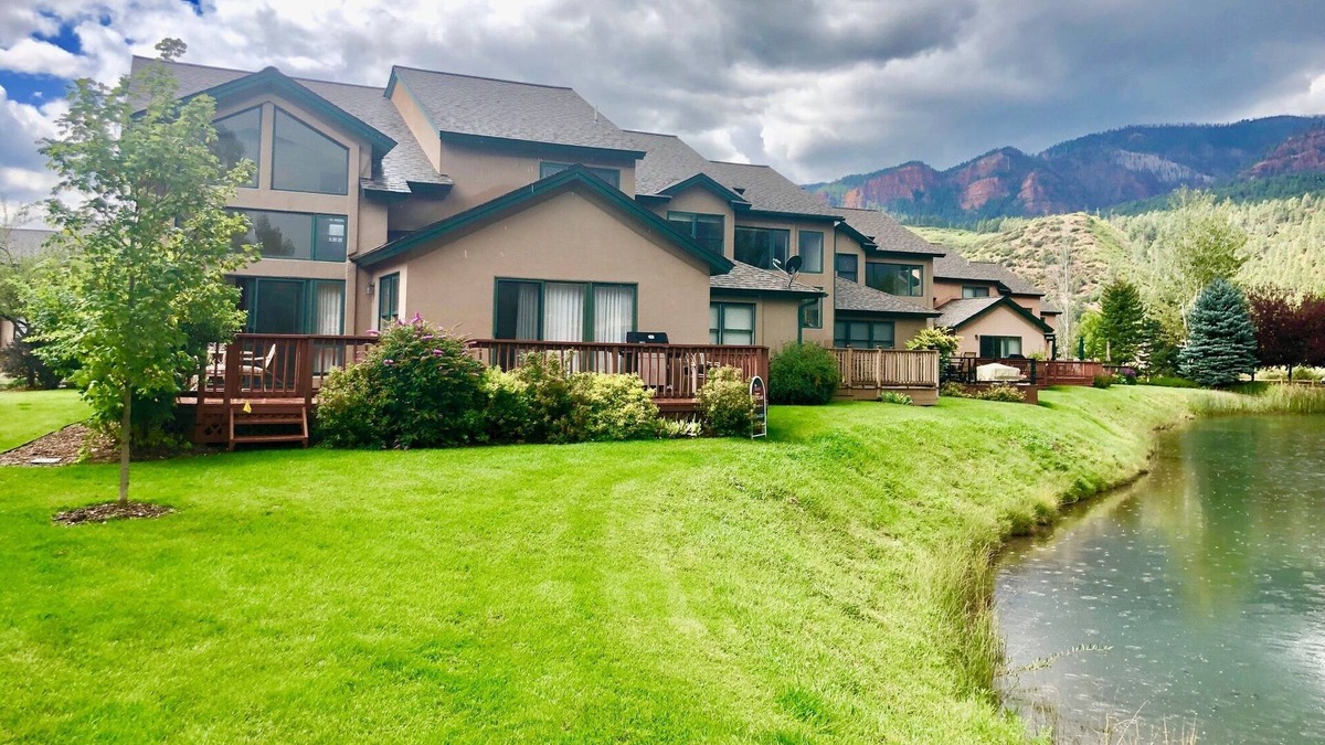 Dalton Ranch House | Panoramic Mountain Views, Stream in the back, on the Golf Course! A/C, Hot Springs!