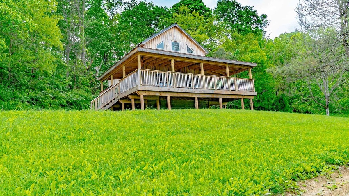 Ohiopyle Cabin | Panoramic Point Cabin | 2BR,1BA, Rustic, Hot Tub, Fireplace