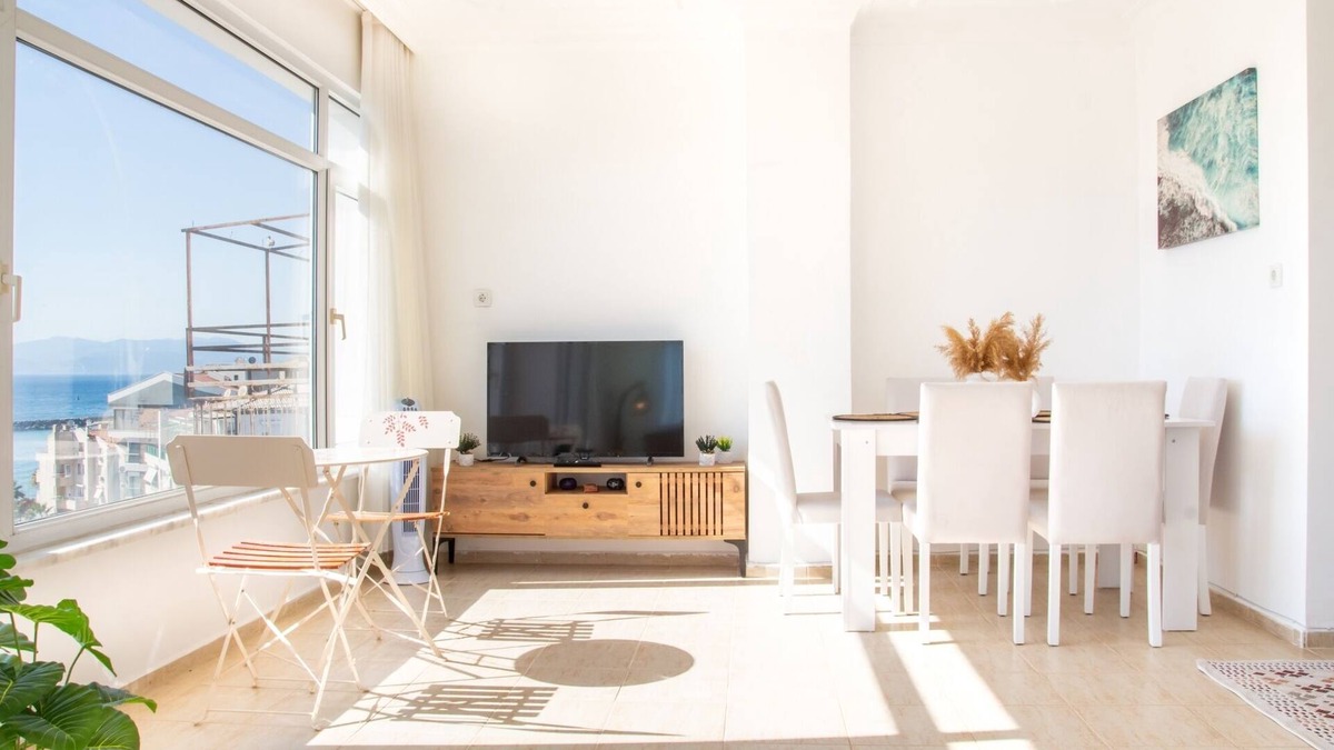 Kusadasi City Centre Apartment | Panoramic Sea View Flat, 2 min to Beach