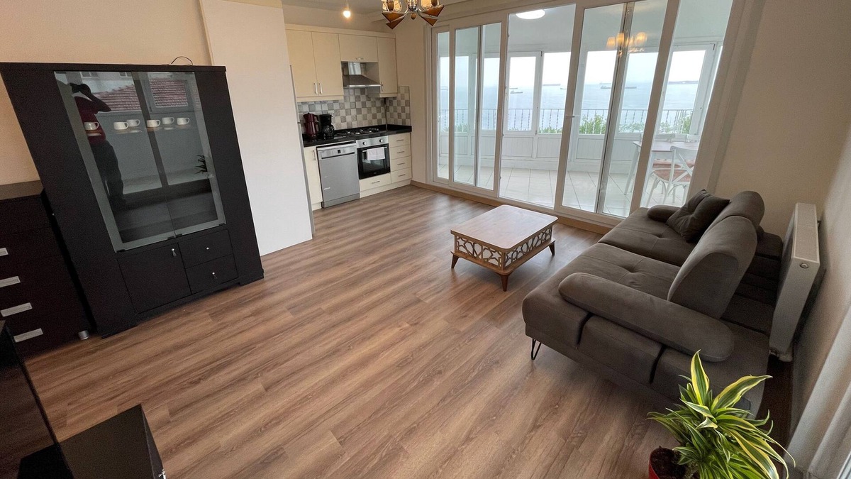 Avcilar Apartment | Panoramic Sea View, Sunny top floor, Walk to Sea