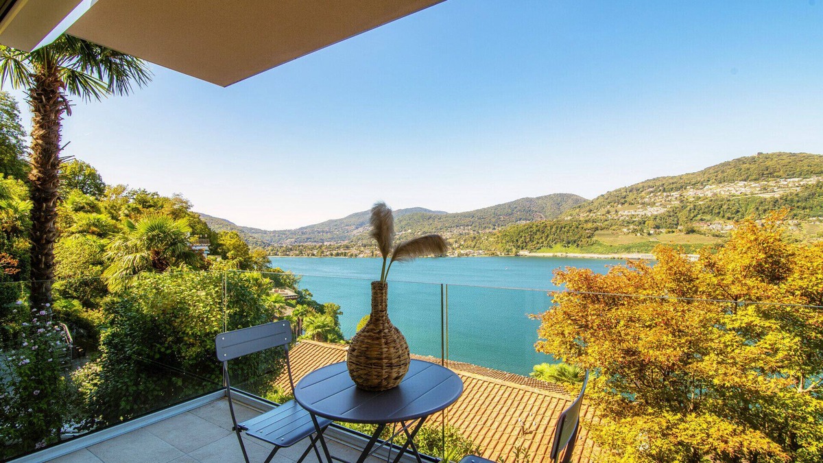 Montagnola Apartment | Panoramic studio apartment overlooking Lake Lugano (LA PALMA 1)