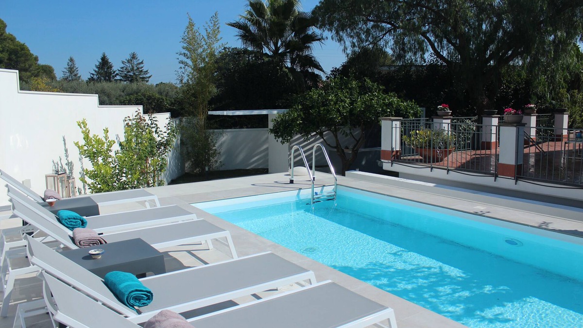 Viagrande Villa | Panoramic villa overlooking Etna with swimming pool among the scents of a citrus garden