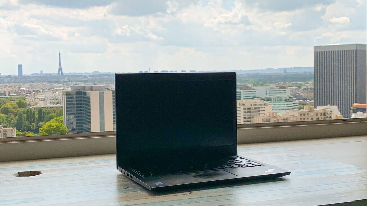 Gambetta Apartment | Panoramic view of Paris : Sublime appartement in Courbevoie