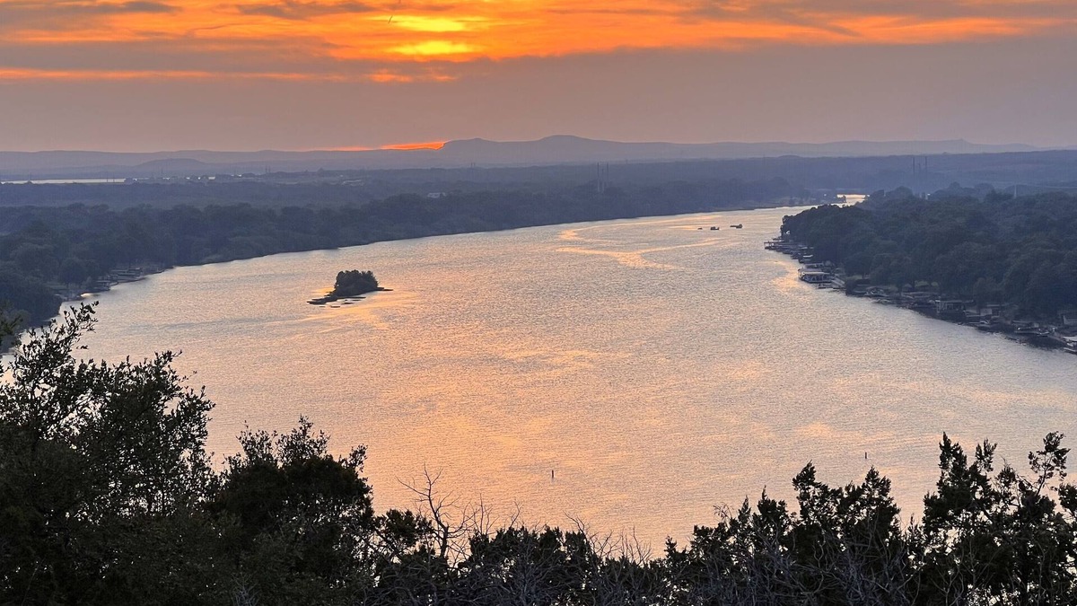 Marble Falls Other | Panoramic View of Lake Marble Falls- 4brm/10 acres