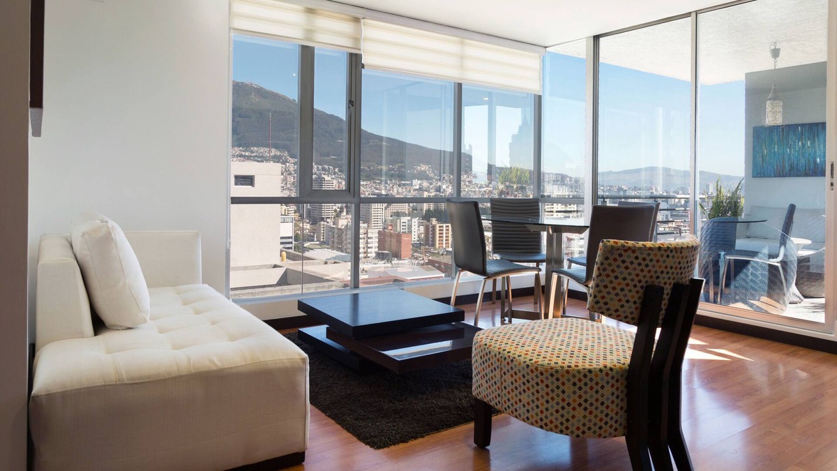 La Floresta Apartment | PANORAMIC VIEW TO THE CITY AND PICHINCHA VOLCANO, THE HEART OF QUITO 1003