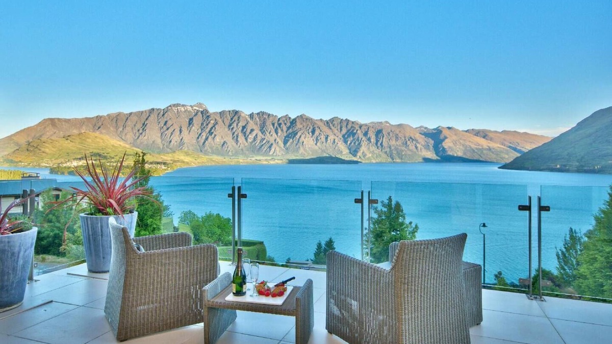 Fernhill House | Panoramic Views 4 bed 4.5 bath,close to Queenstown