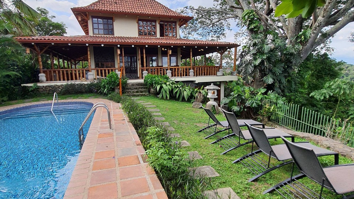 Escobal Villa | Panoramic Views, Bali Style, Pool-Tropical Private Area-Atenas