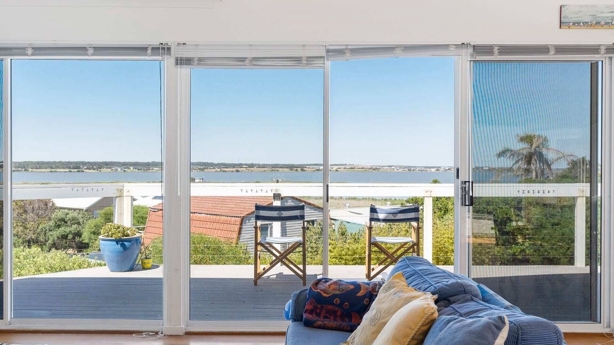Goolwa South House | Panoramic Views of the River