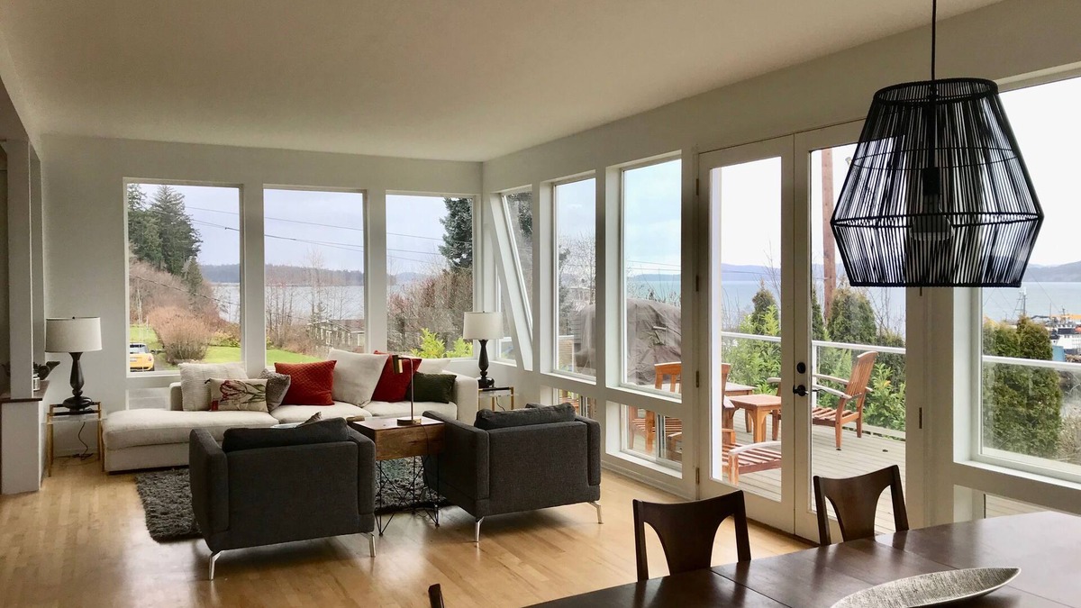 Anacortes House | Panoramic Views of the San Juan Islands and Ferries