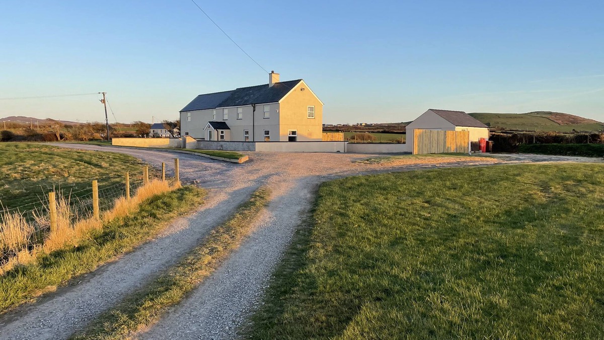 Rhoshirwaun Cottage | PANT FALI, family friendly, character holiday cottage in Aberdaron